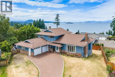 718 Isle View Place | Nanaimo British Columbia | Slide Image Two