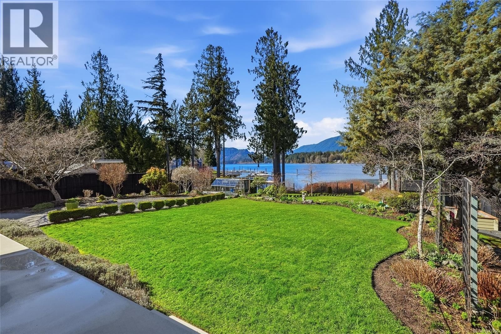 521 Point Ideal Drive property photo
