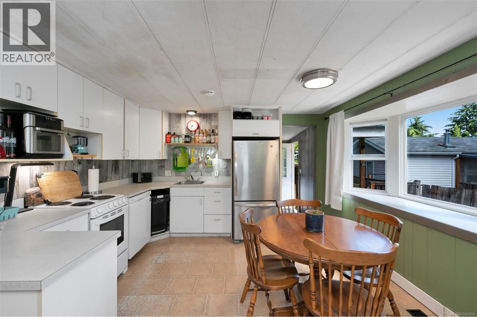 22 1540 Cowichan Bay Road property photo