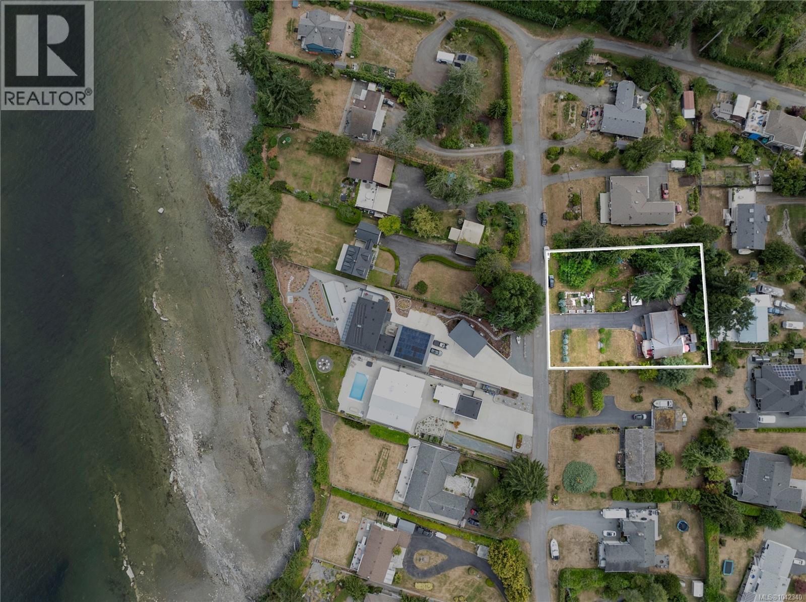 1671 Fawcett Road property photo