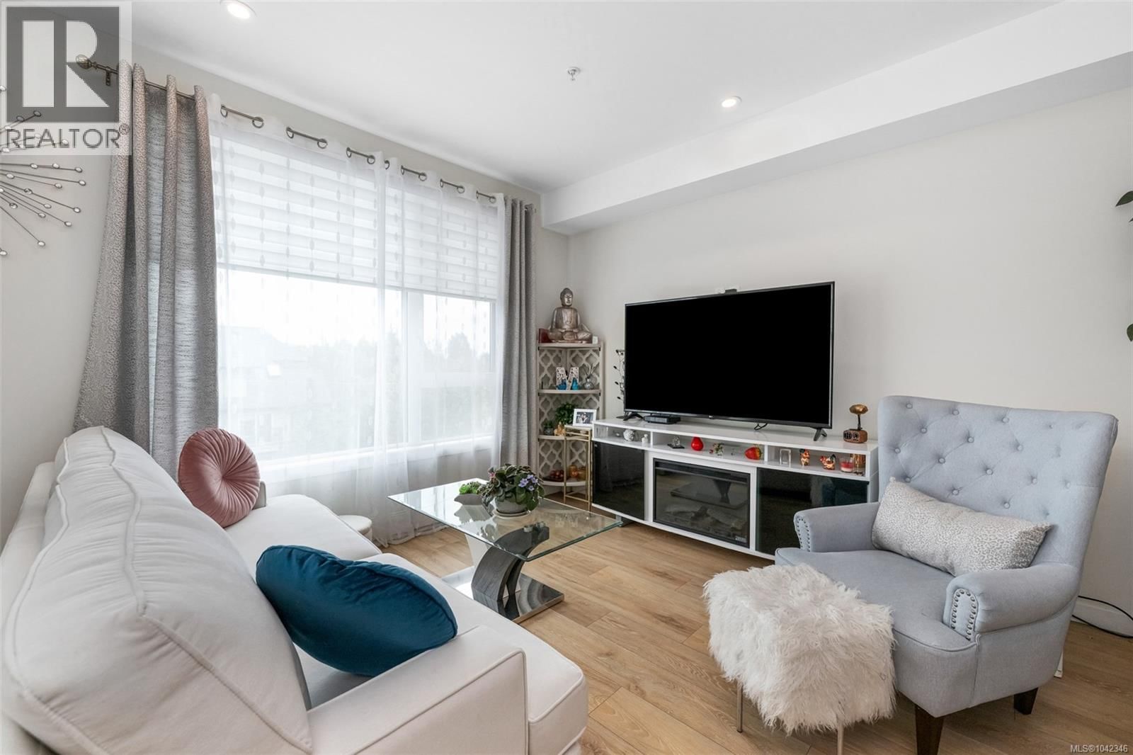 301 1588 North Dairy Road property photo