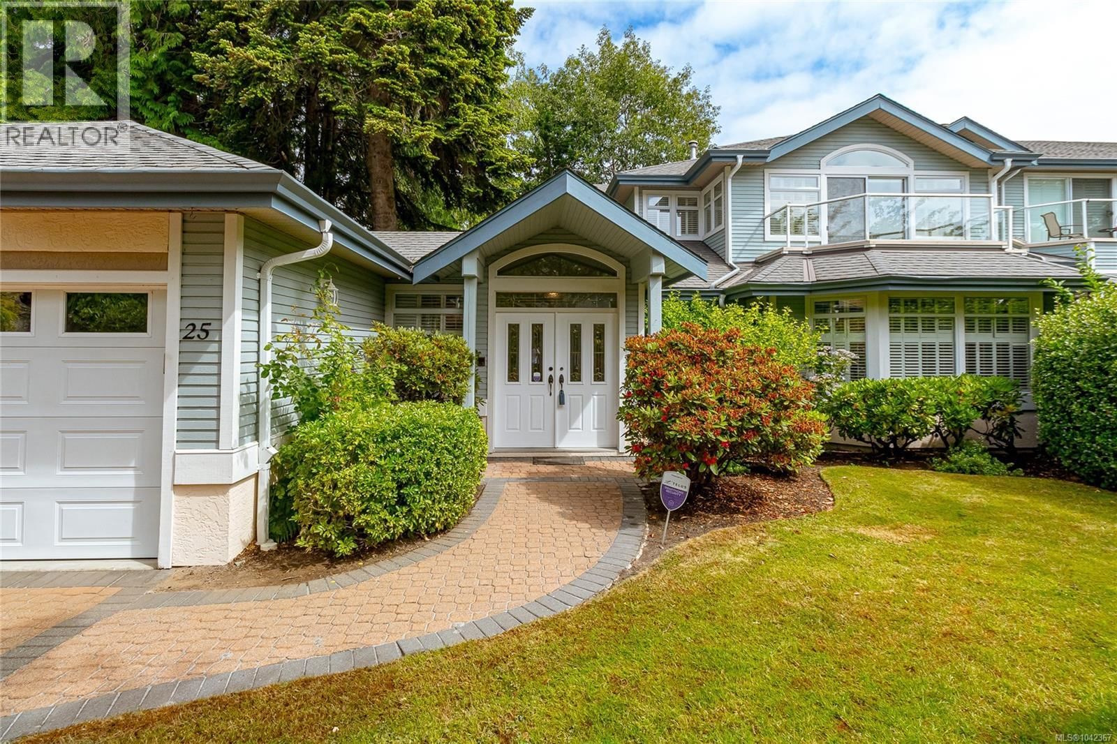 25 5187 Cordova Bay Road property photo