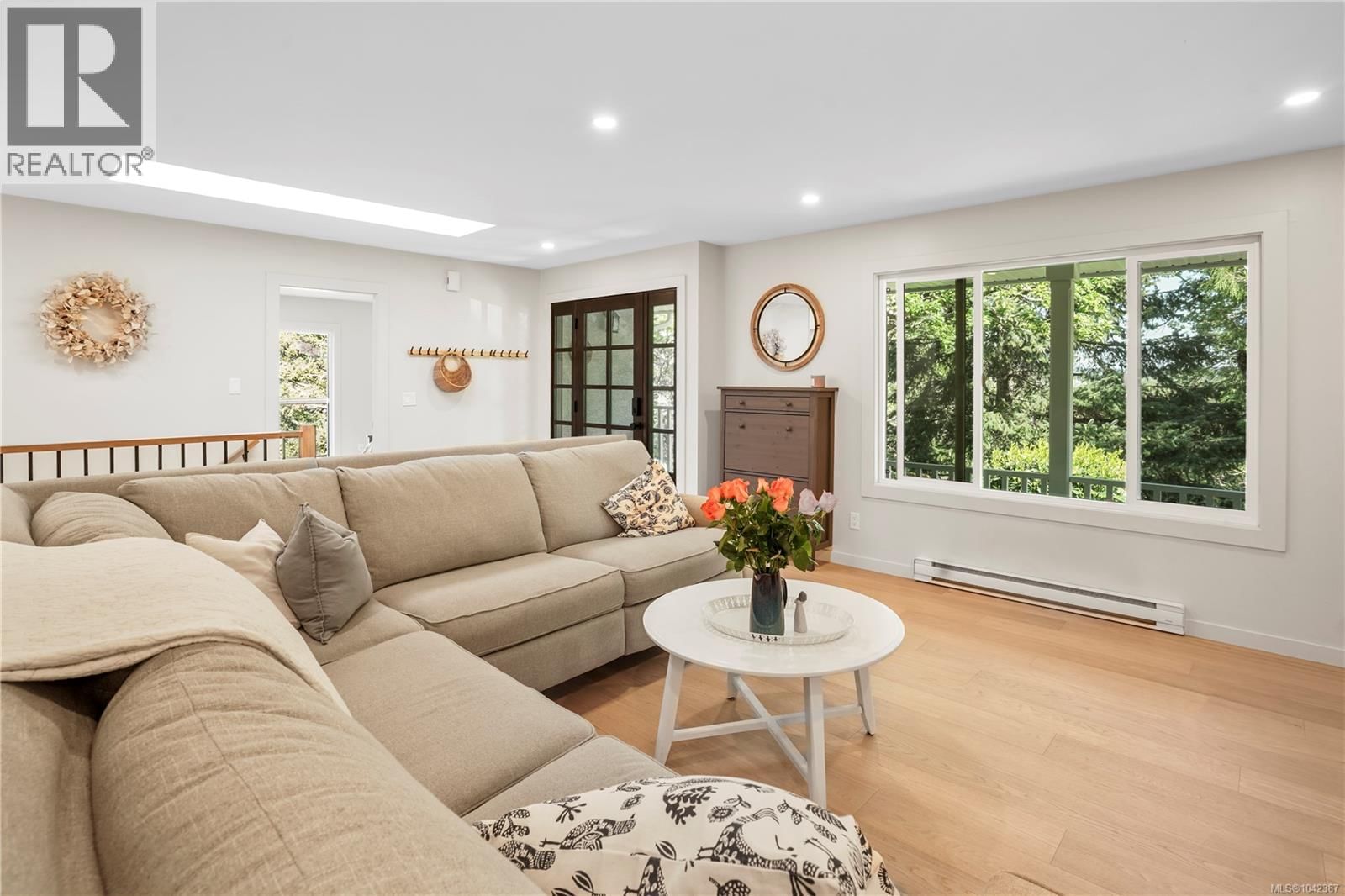 1071 Hyacinth Avenue property photo