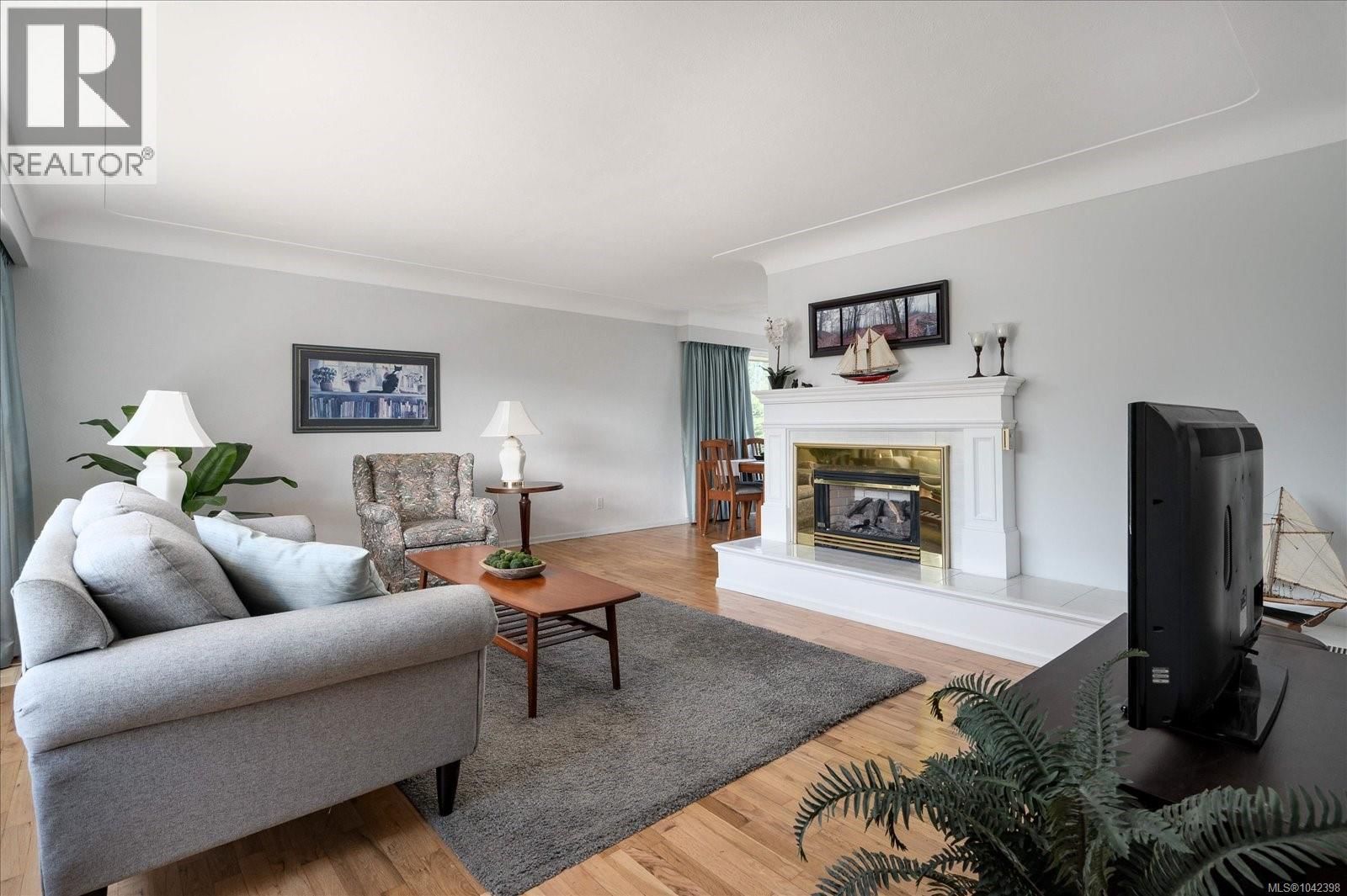 352 Howard Avenue property photo