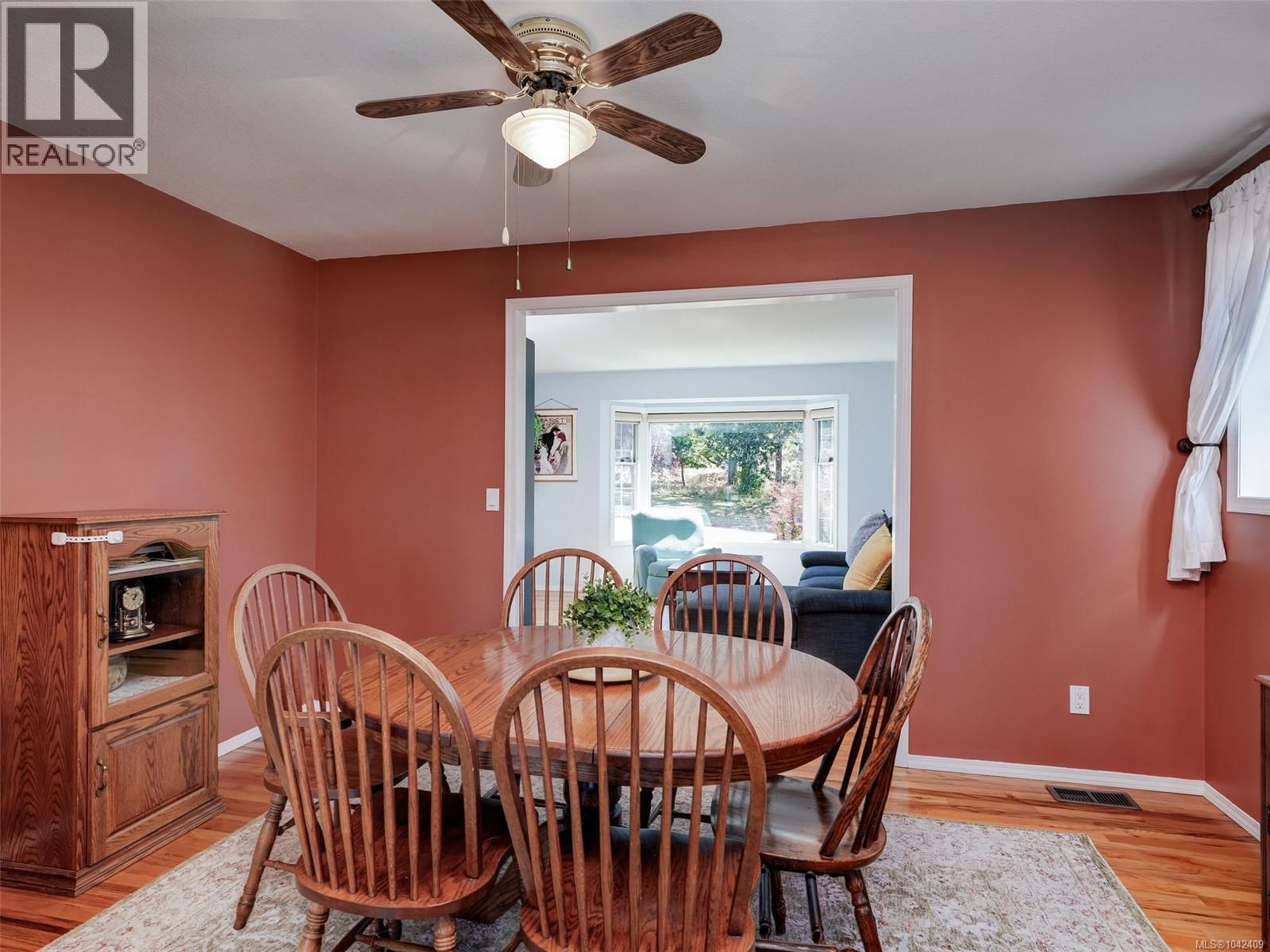 860 Falaise Crescent property photo