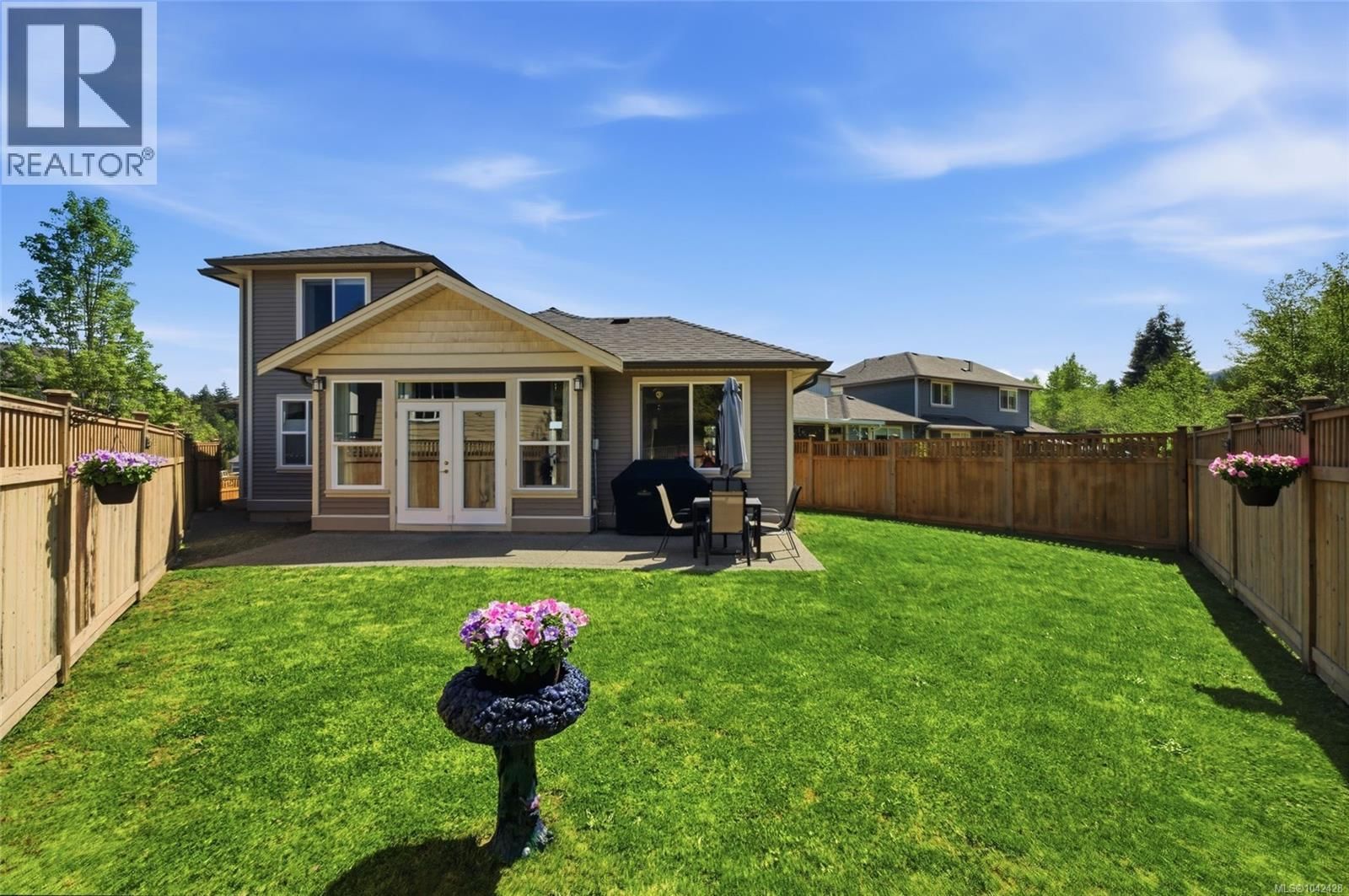 751 James Place property photo