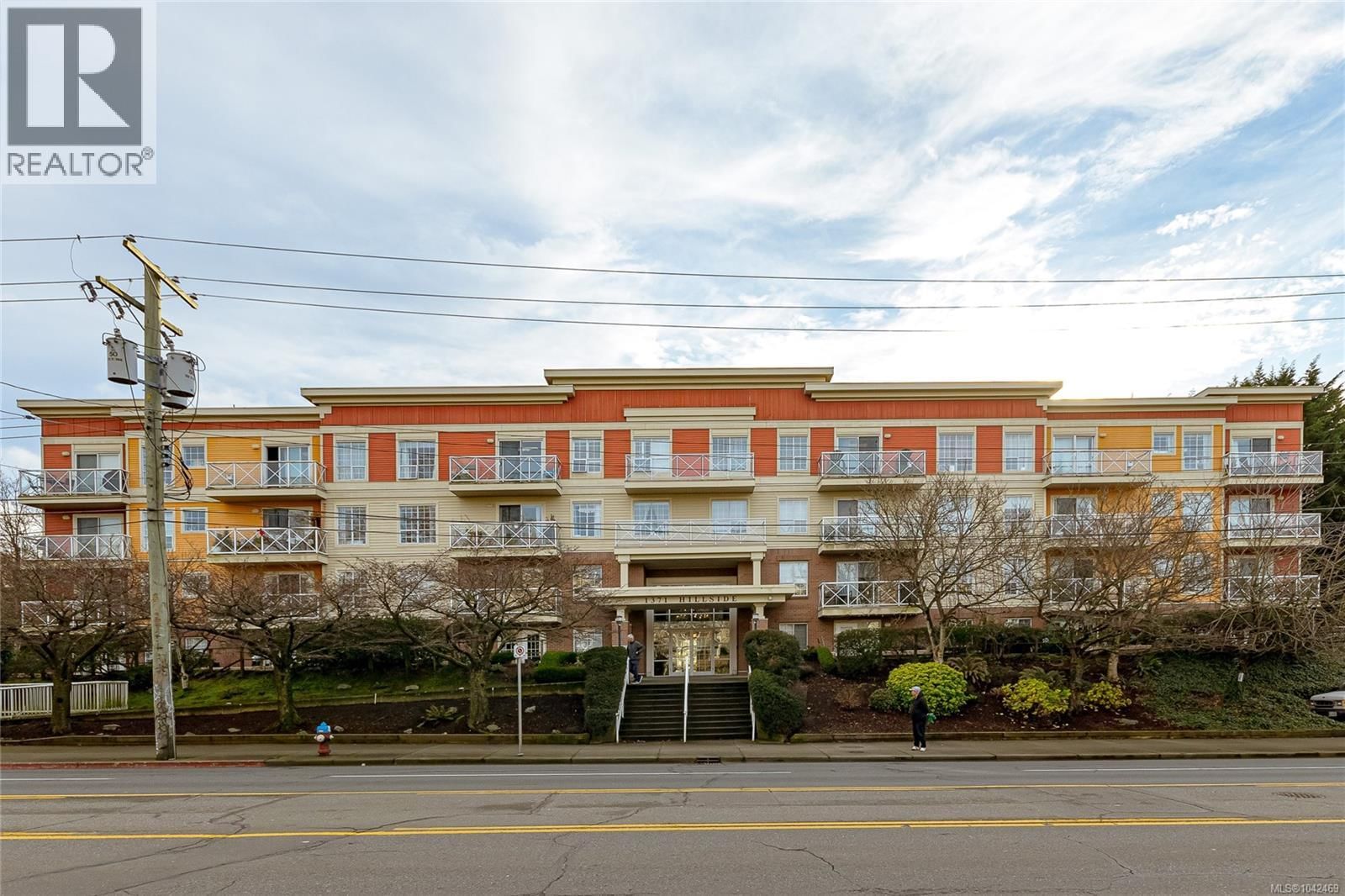 1371 Hillside Avenue, Victoria, British Columbia V8T 2B3