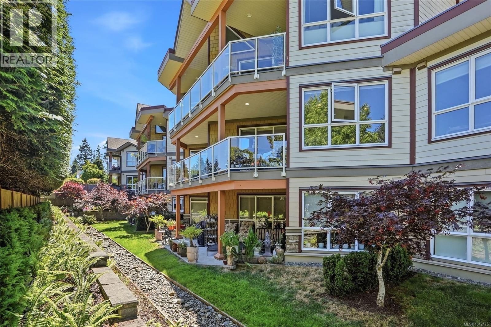 203 439 College Road property photo