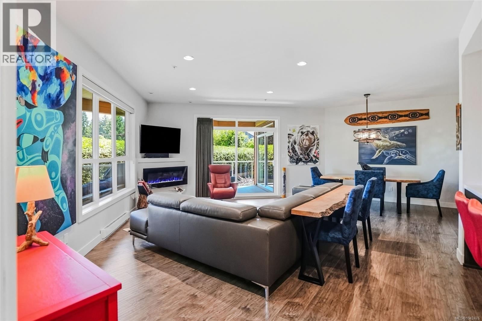 203 439 College Road property photo