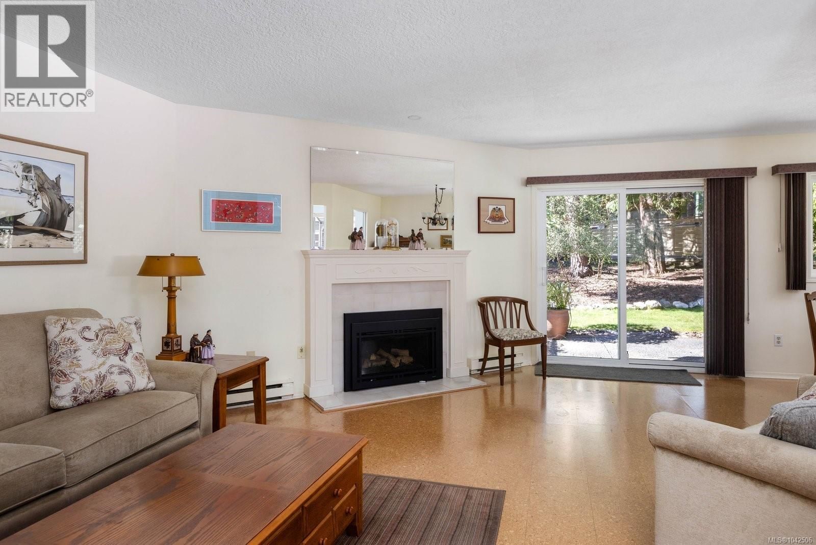 21 5156 Cordova Bay Road property photo