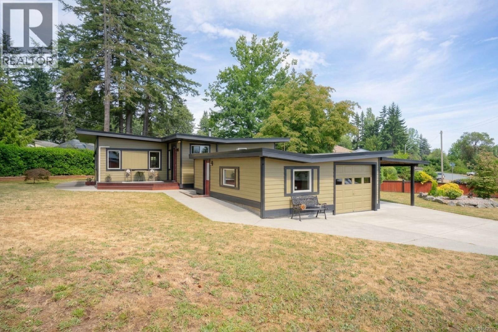 789 Bowman Avenue property photo