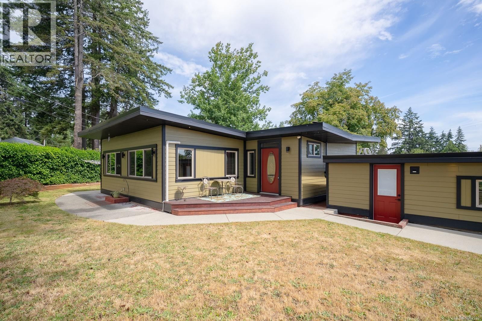 789 Bowman Avenue property photo
