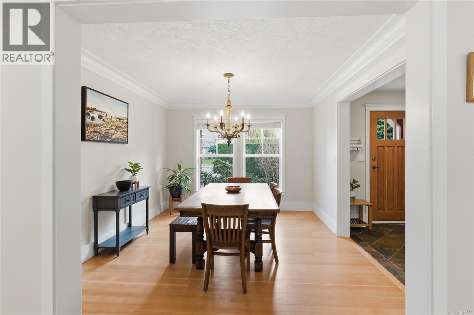 647 Temple Street property photo