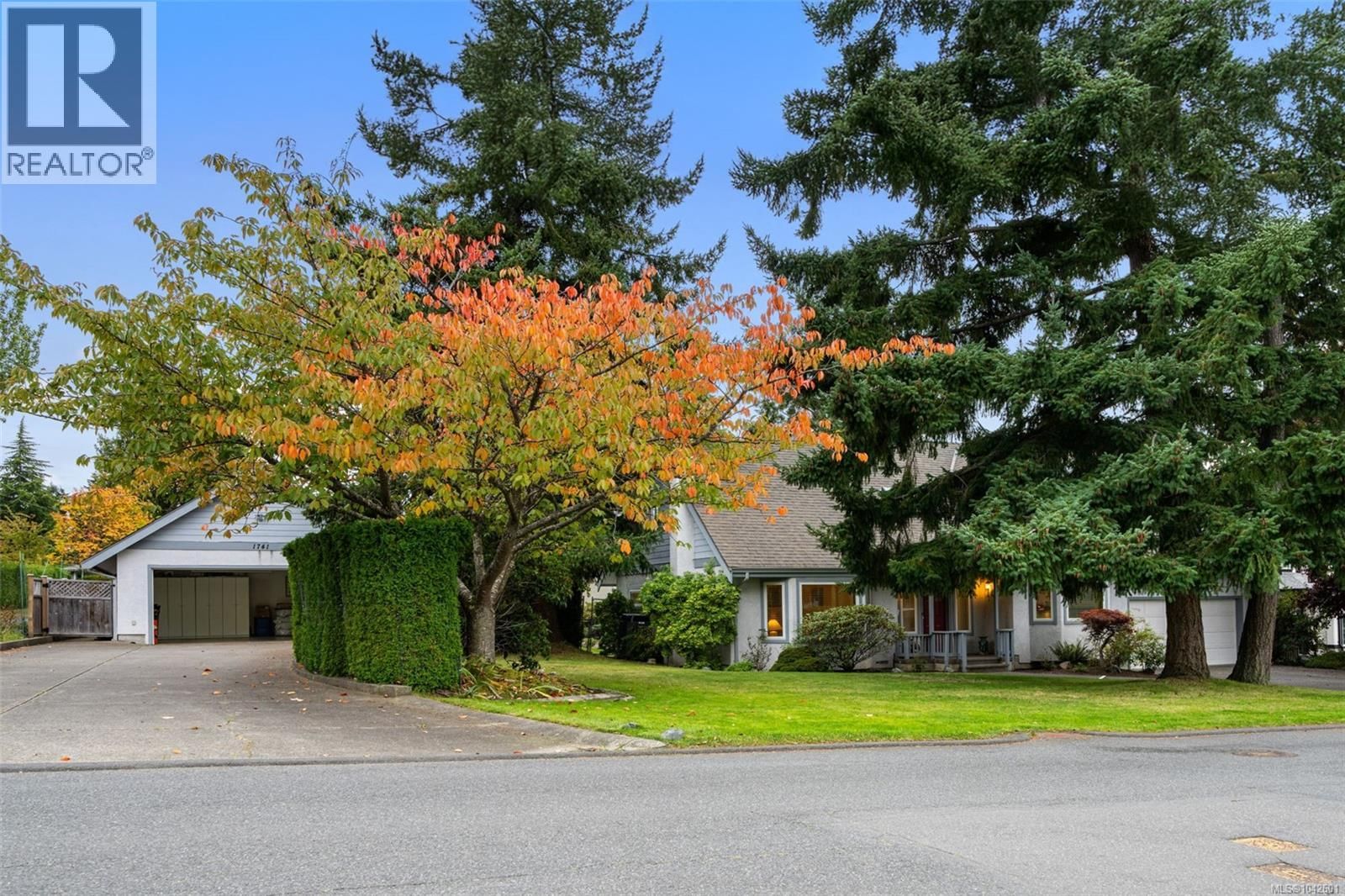 1741 Barrie Road property photo