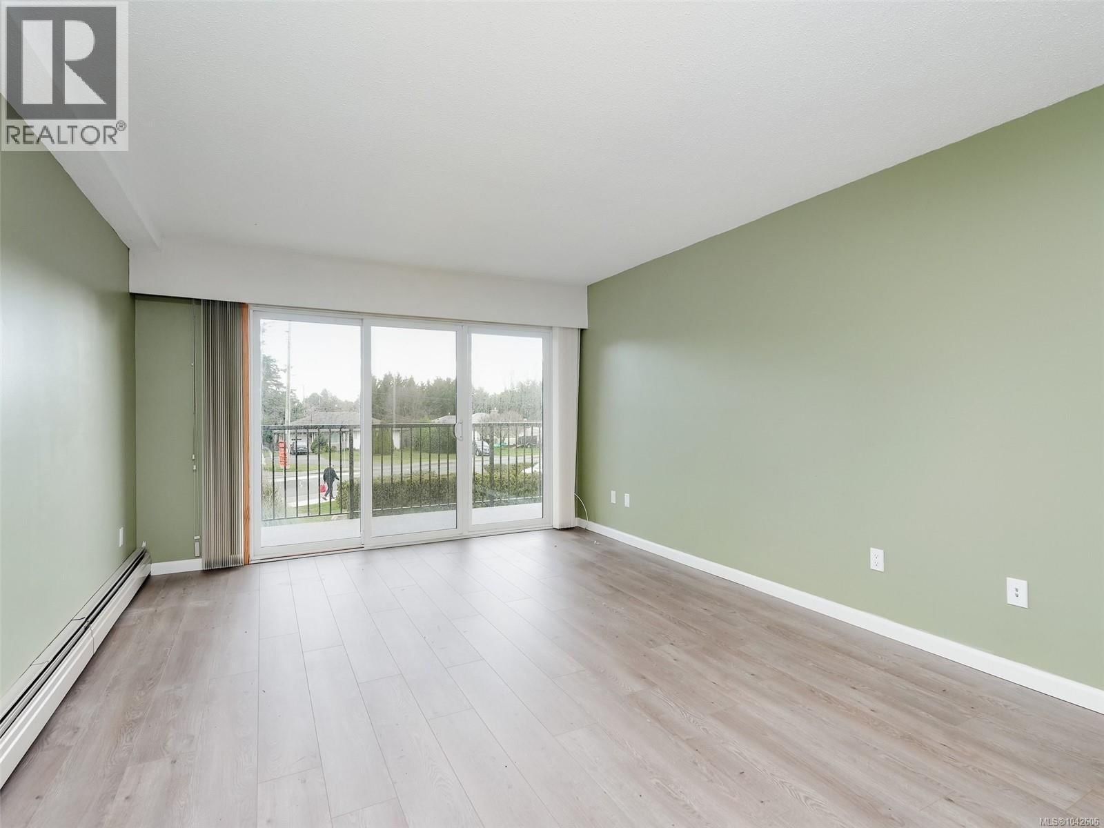 120 1680 Poplar Avenue property photo