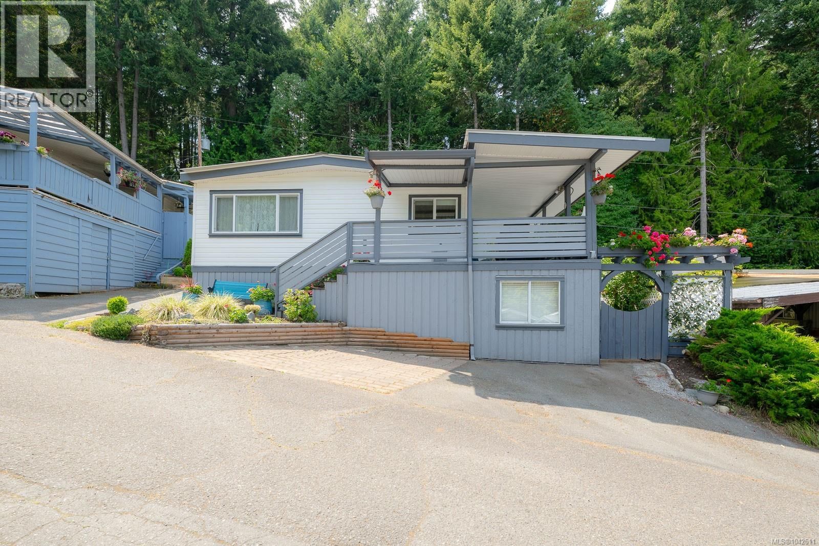 15 4544 Lanes Road property photo