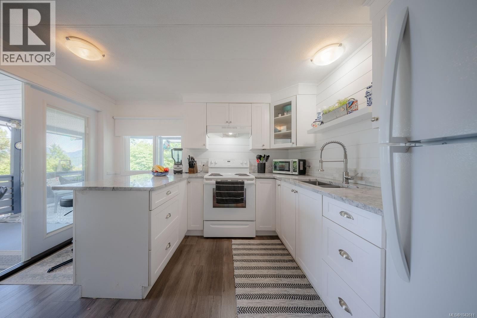 15 4544 Lanes Road property photo