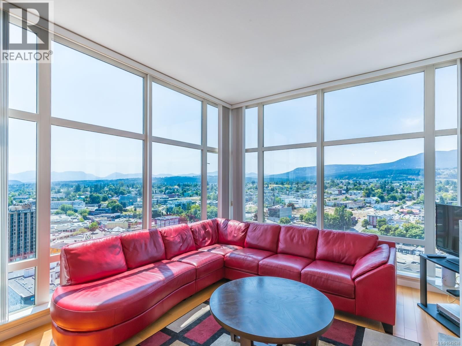 1802 38 Front Street property photo