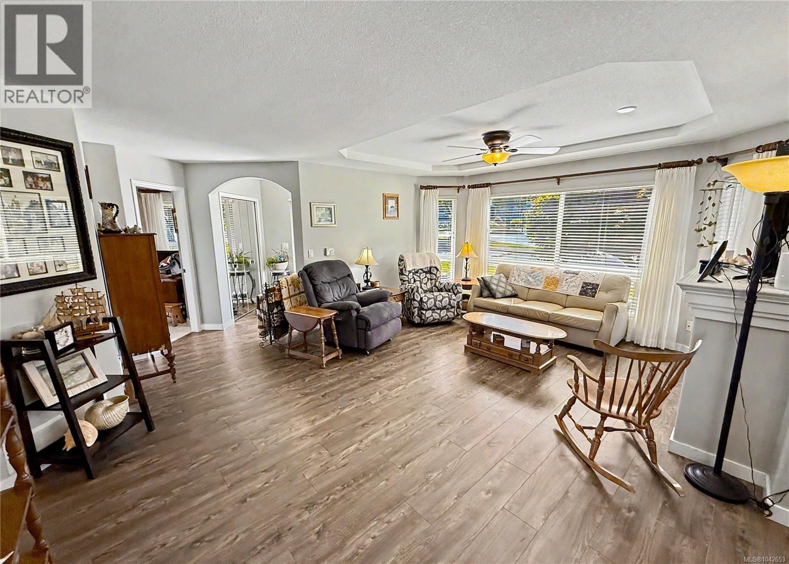 586 Hampstead Street property photo