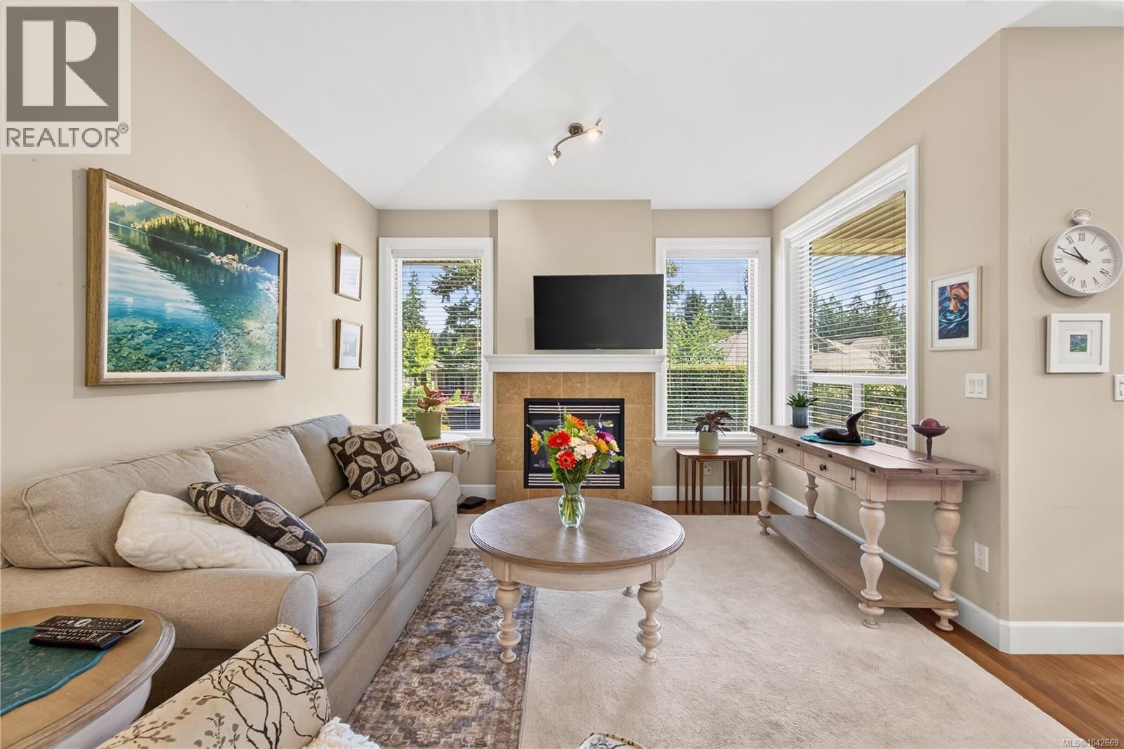 102 4472 Stonebridge Place property photo