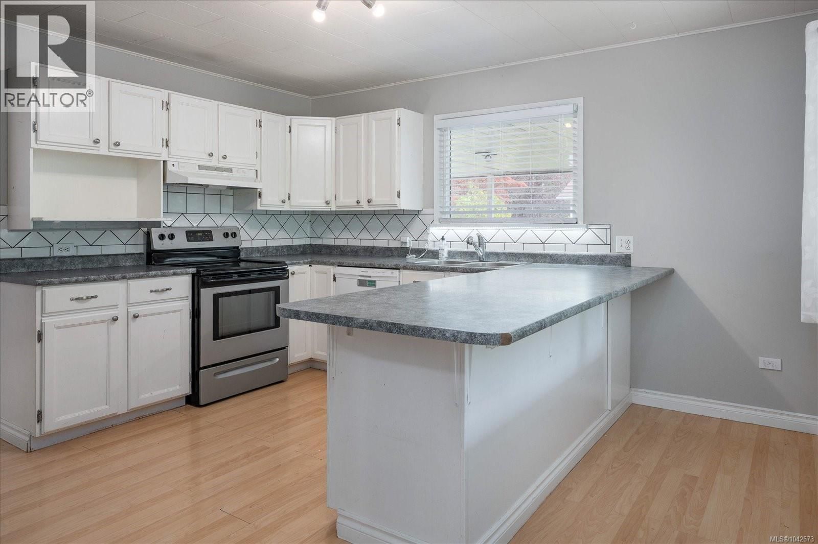 261 Villa Road property photo
