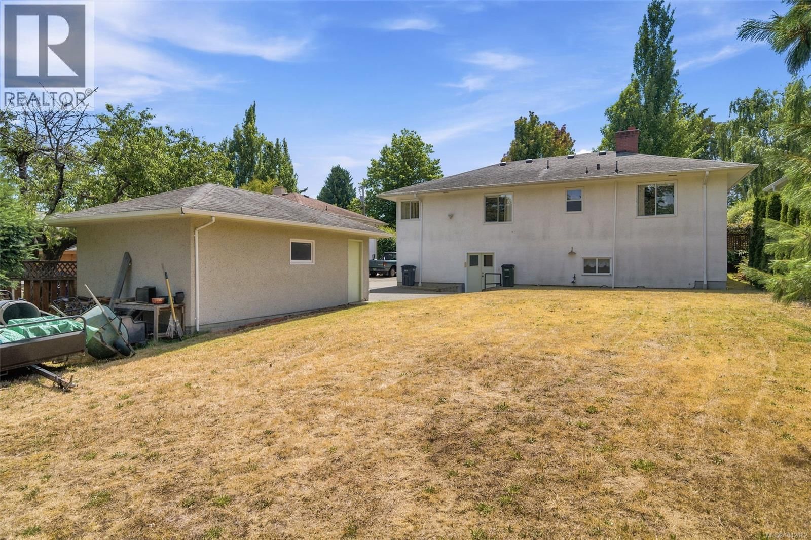 2430 Camelot Road property photo
