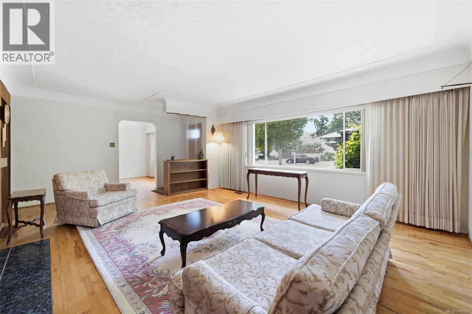 2430 Camelot Road property photo