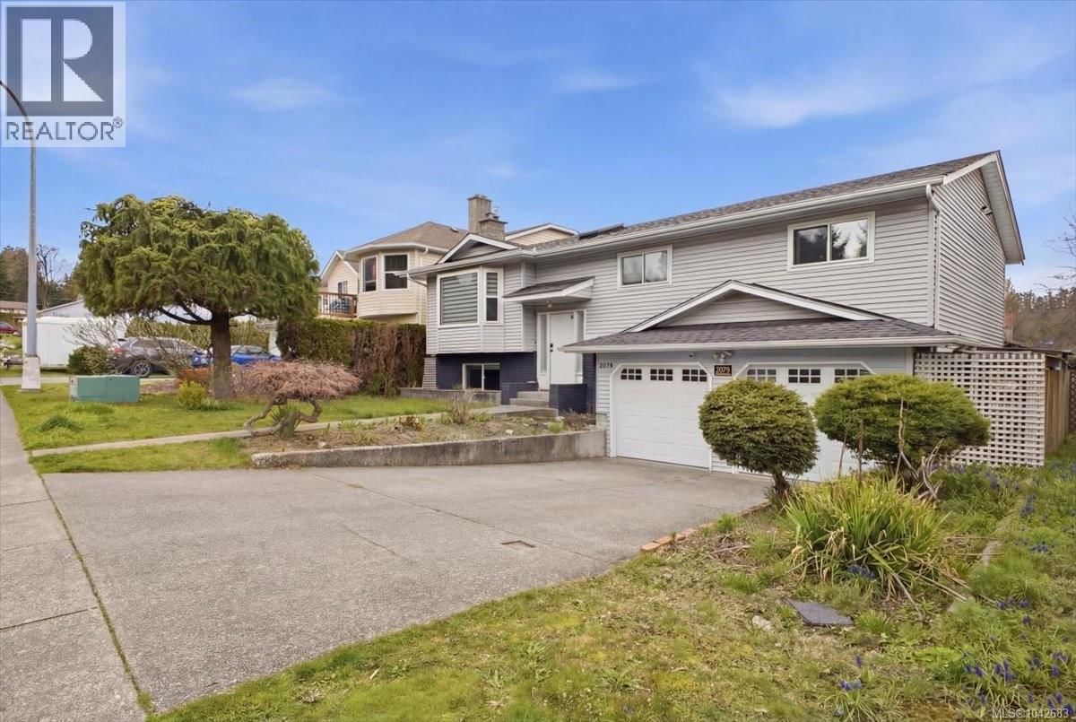 2079 Bay Street property photo