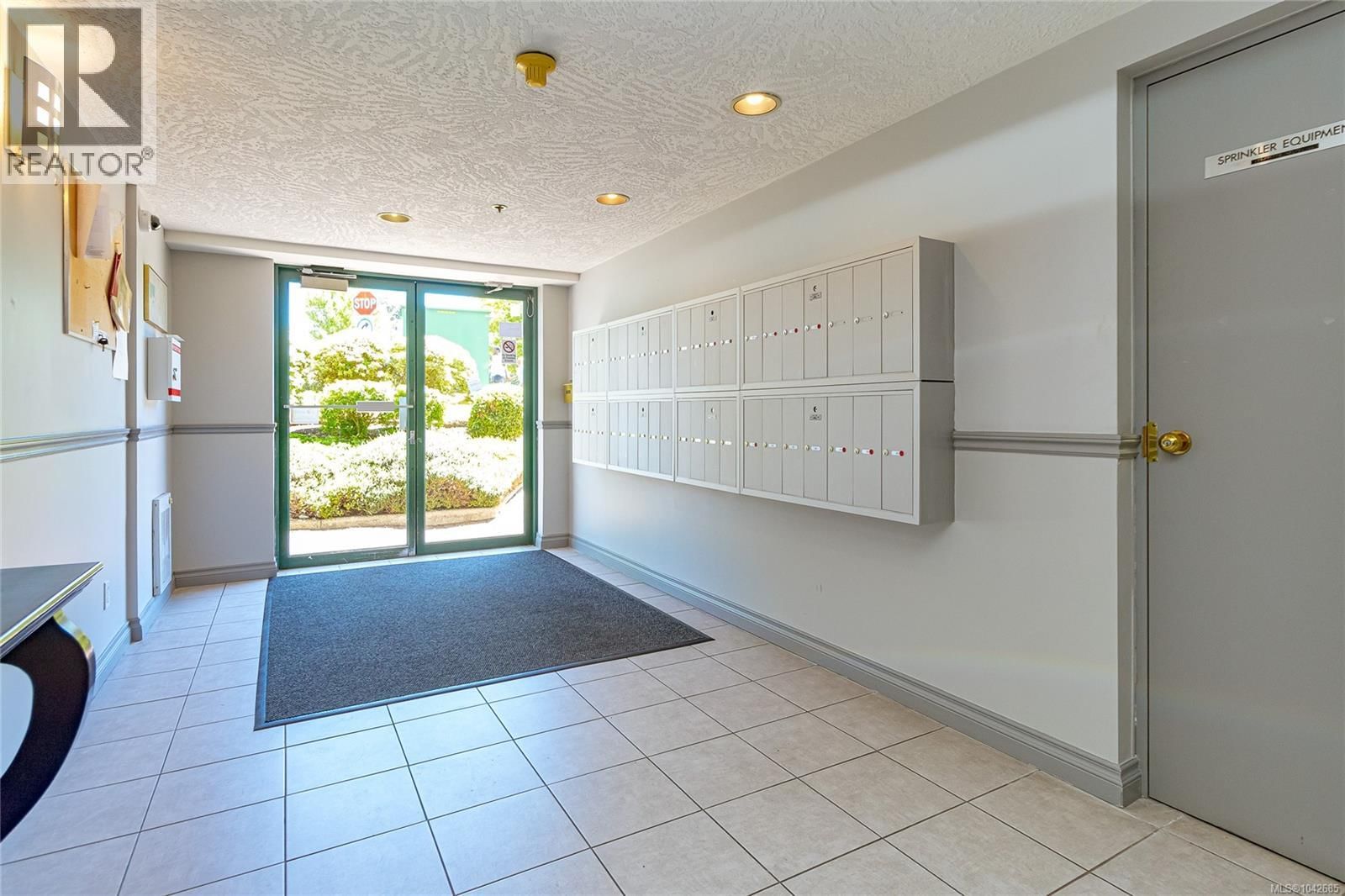 409 3460 Quadra Street property photo