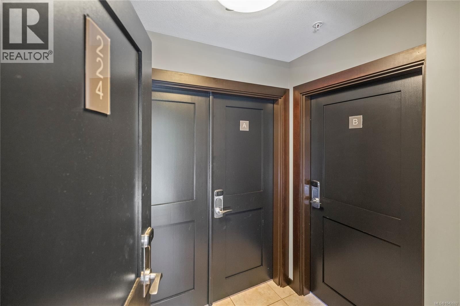 224 1175 Resort Drive property photo