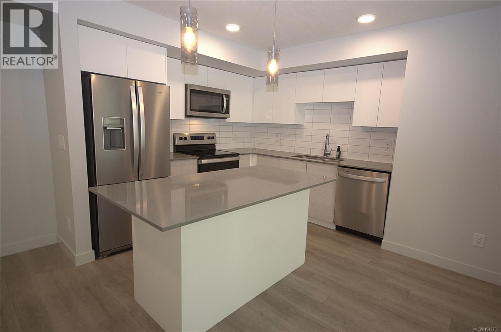 209 4820 Cedar Ridge Place property photo