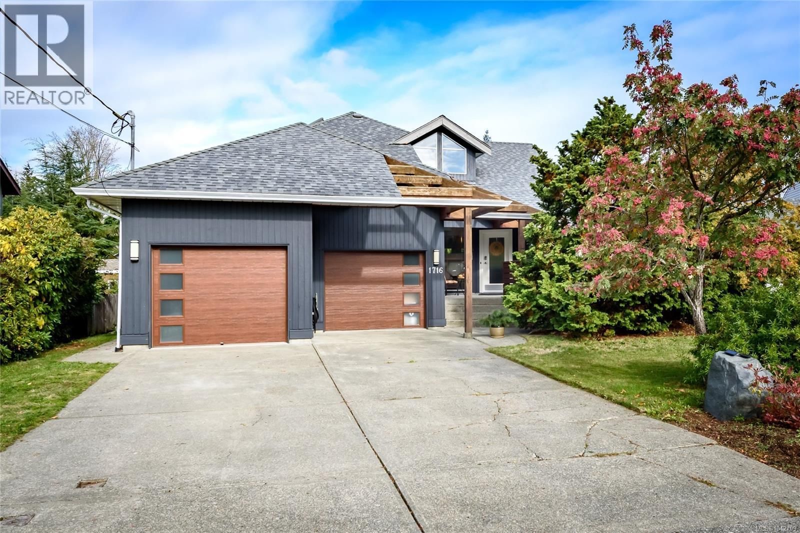 1716 Tofino Place property photo