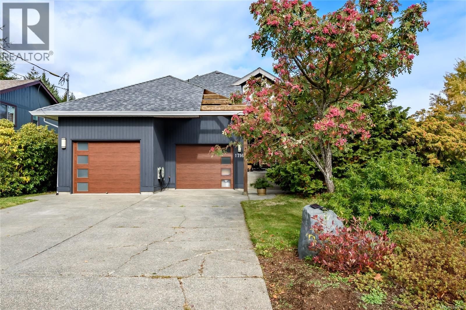 1716 Tofino Place property photo