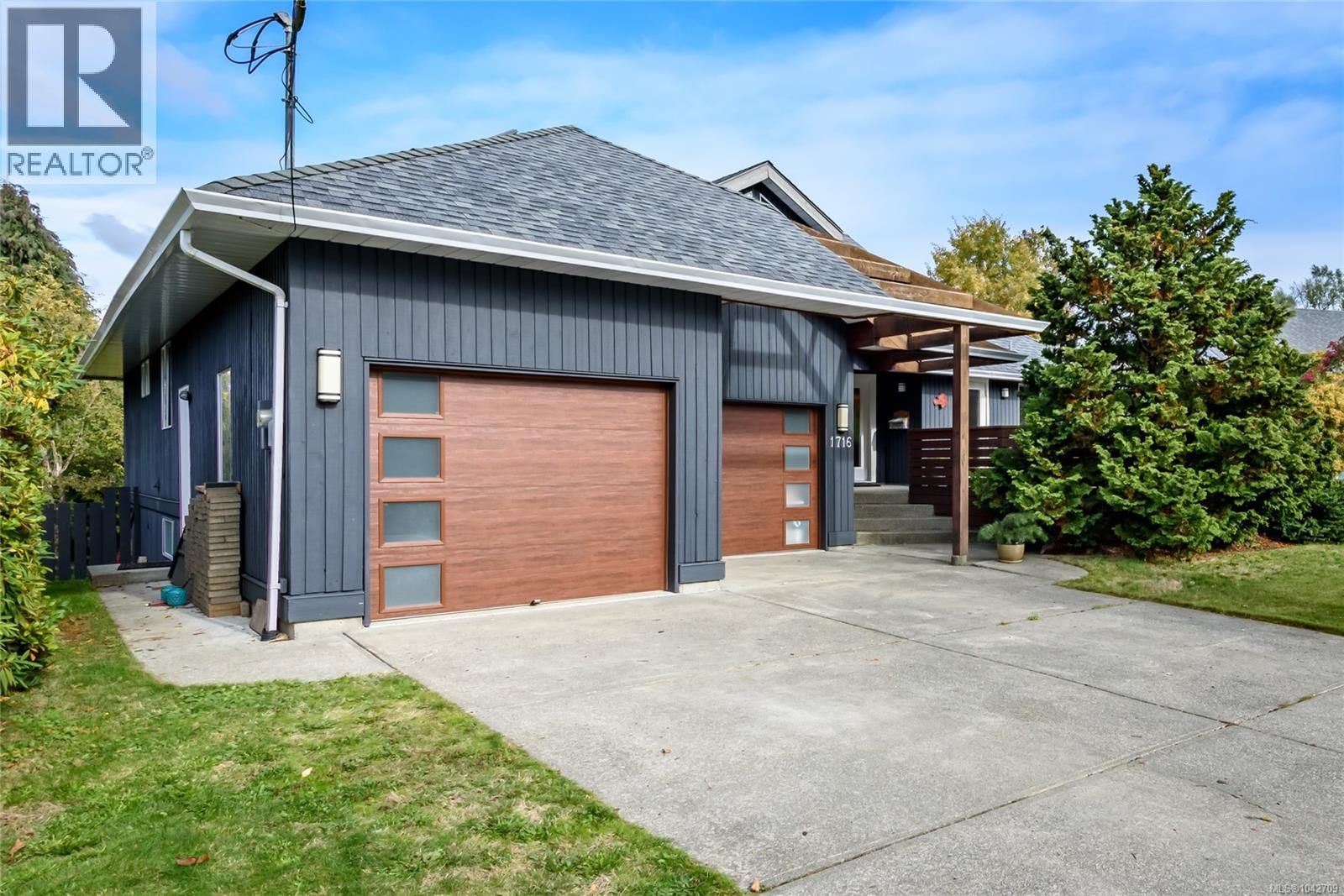 1716 Tofino Place property photo