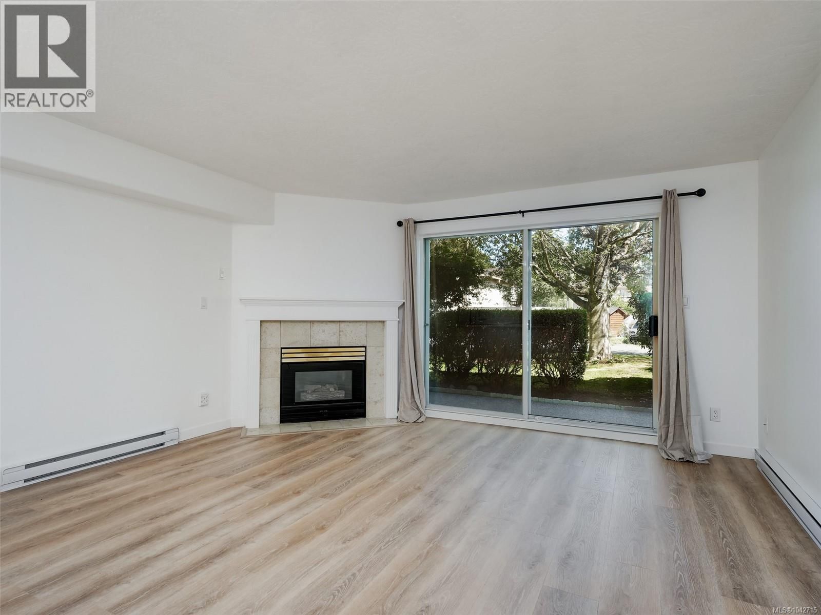 101 3724 Harriet Road property photo