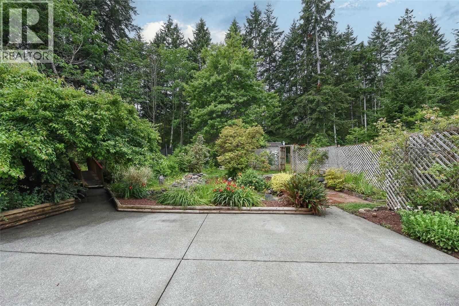 6587 Mystery Beach Road property photo