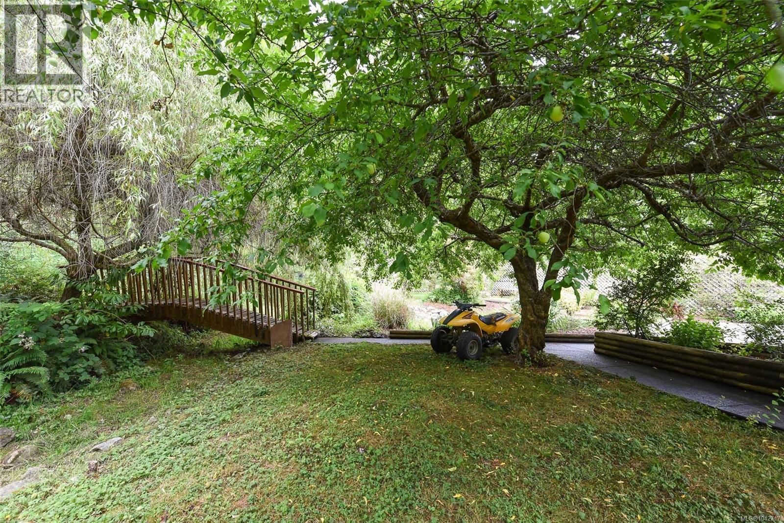 6587 Mystery Beach Road property photo