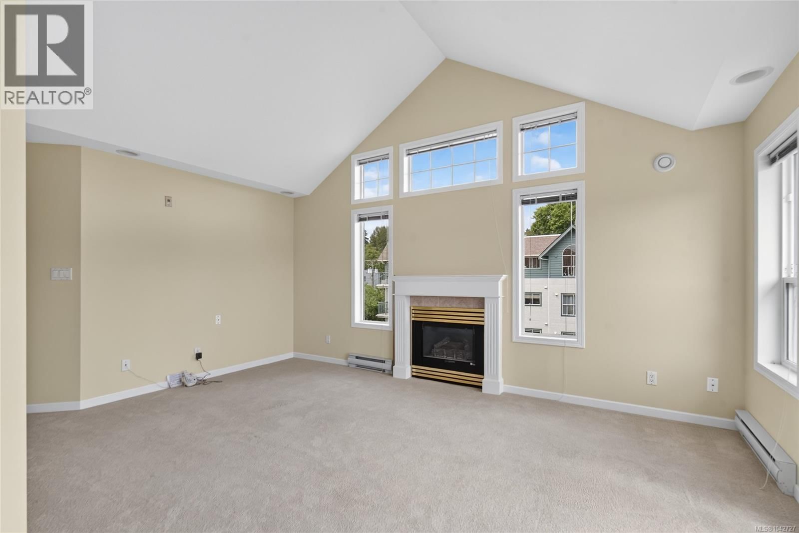 302 245 First Street property photo
