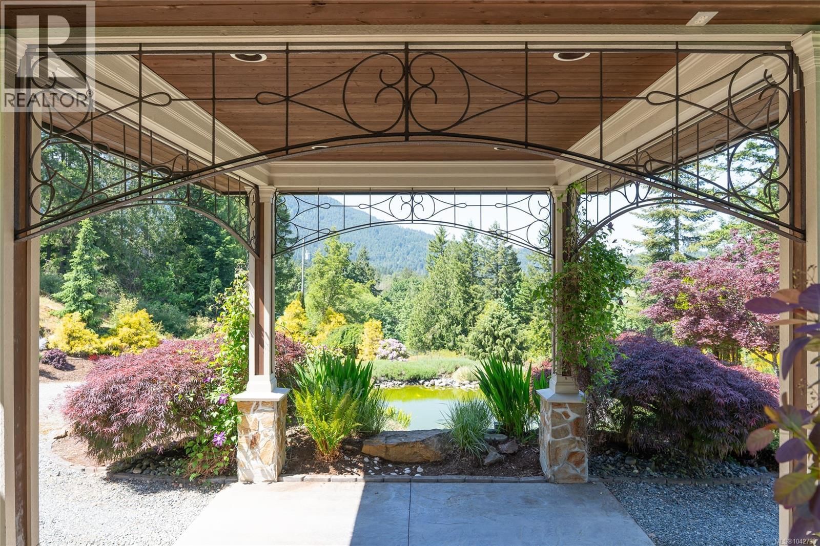 7487 Relke Road property photo