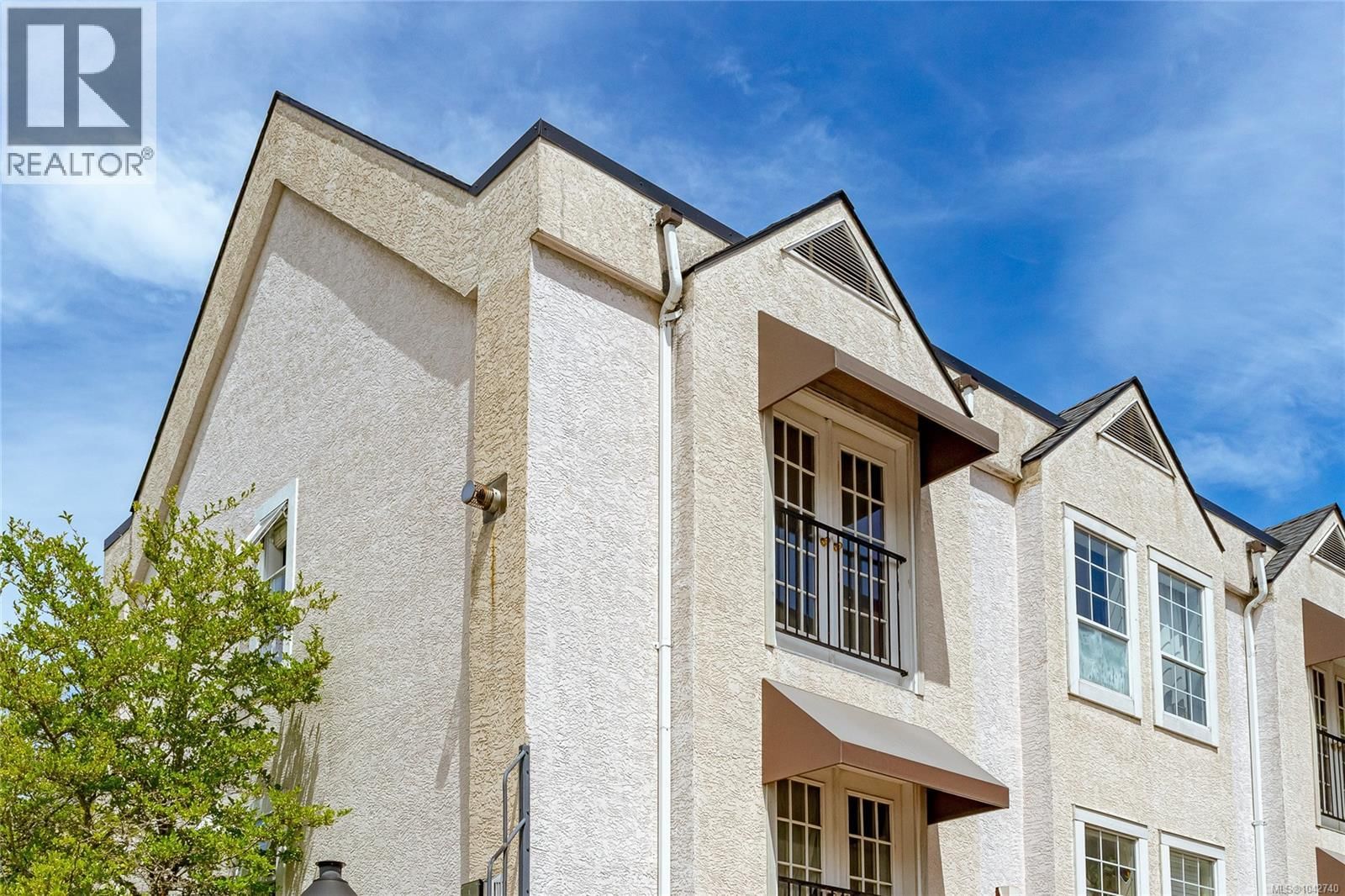 302 43 Lois Lane property photo