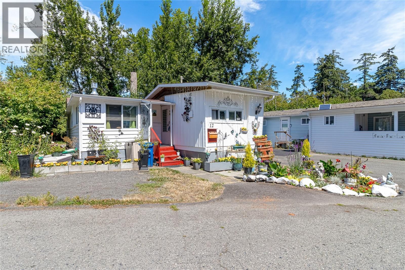 12 1201 Craigflower Road