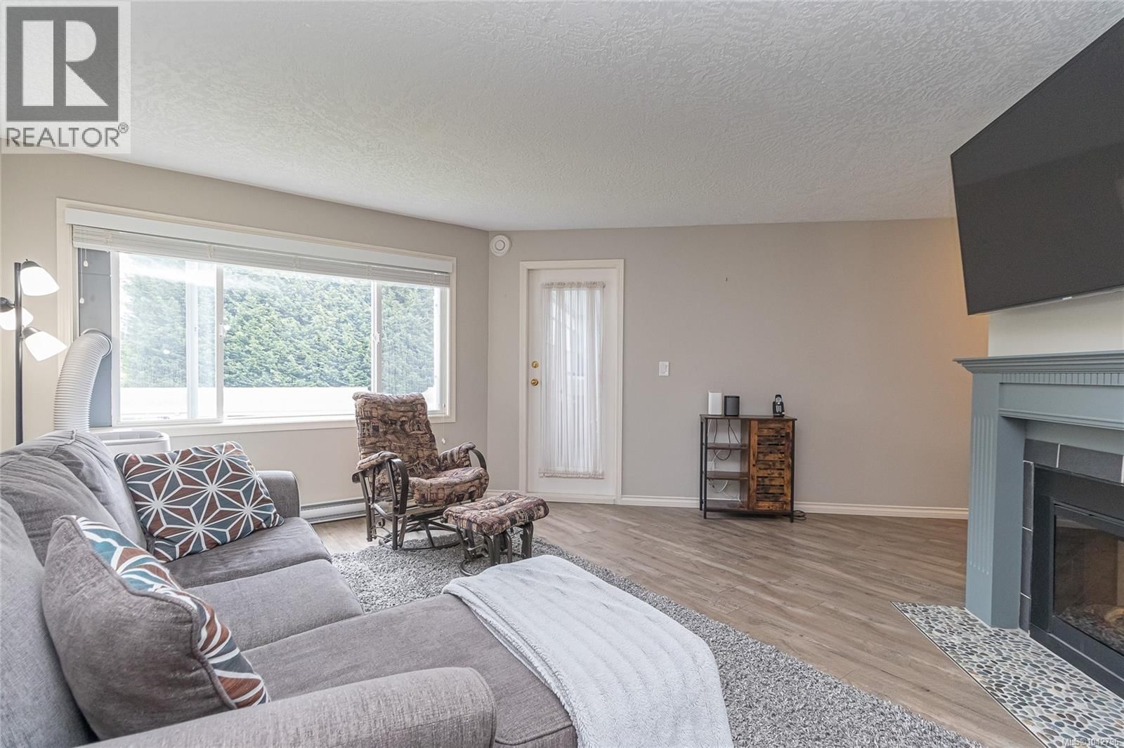 204 3931 Shelbourne Street property photo