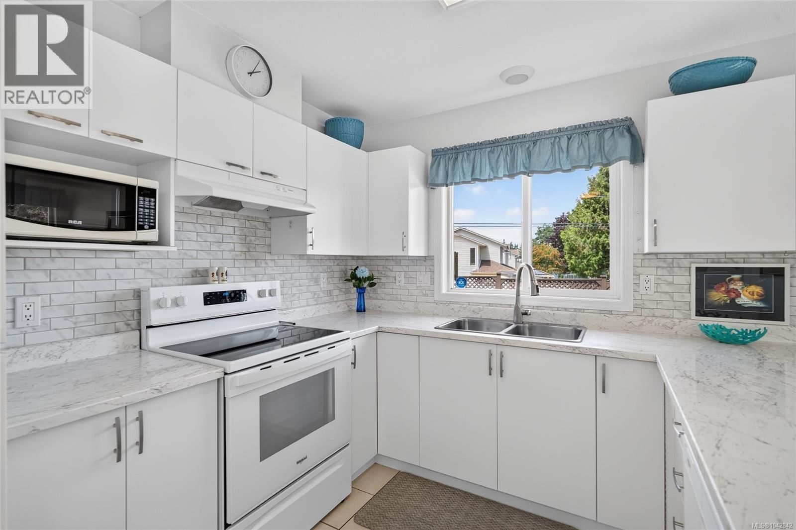 24 454 MORISON Avenue property photo