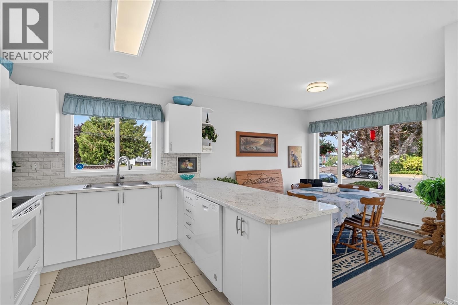 24 454 MORISON Avenue property photo