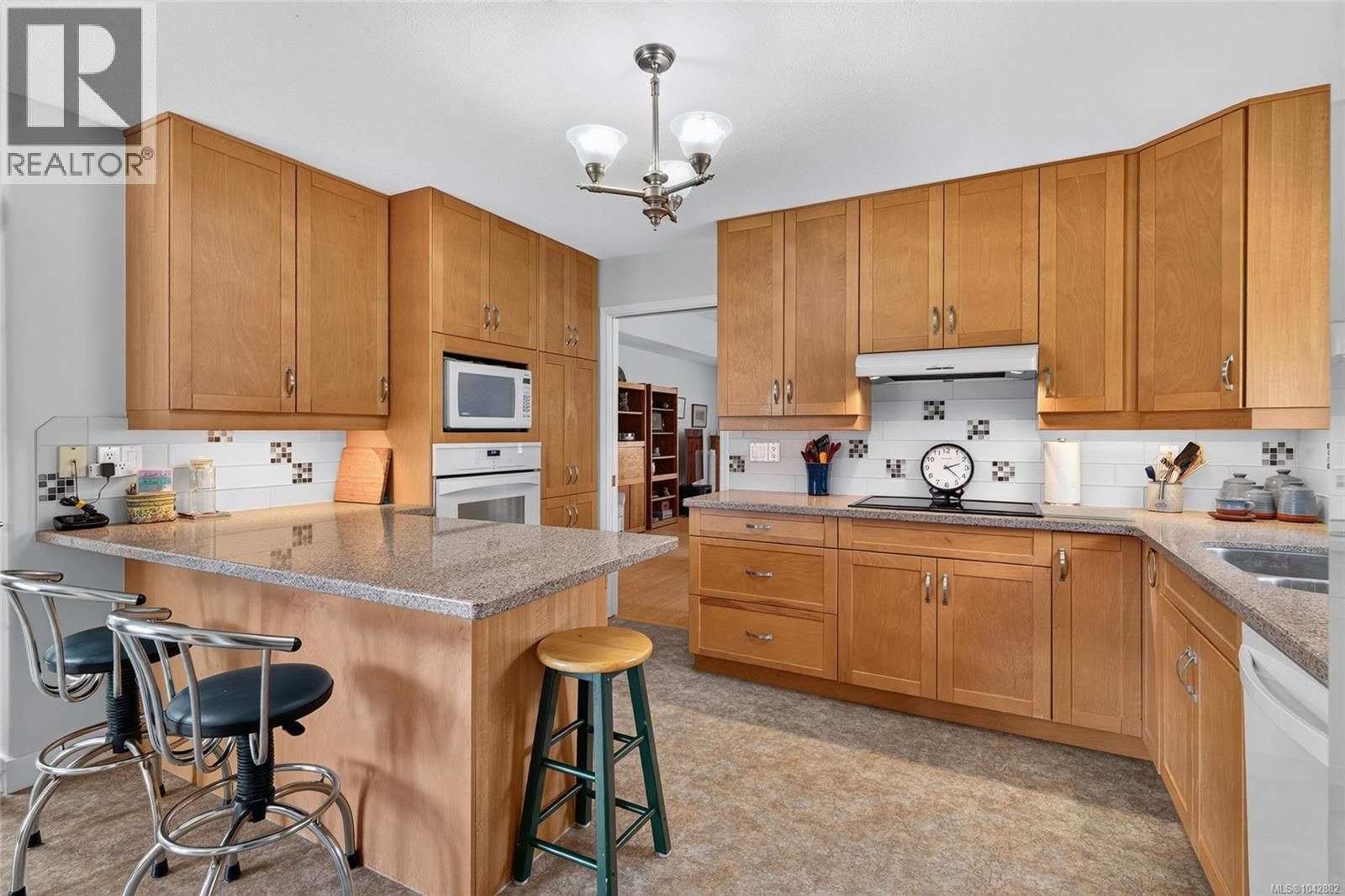 6 850 Arbutus Street property photo