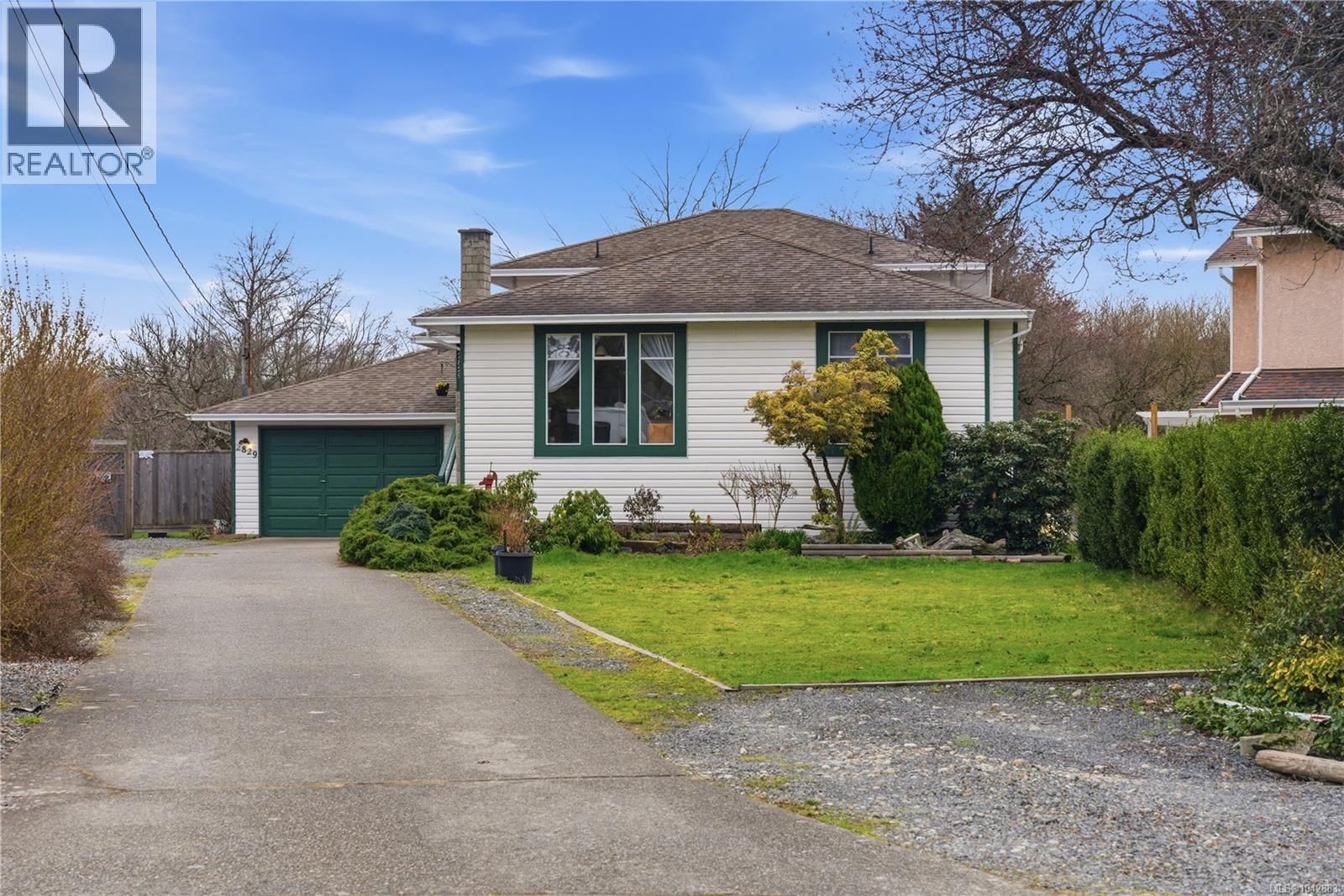 2829 Pickford Road property photo