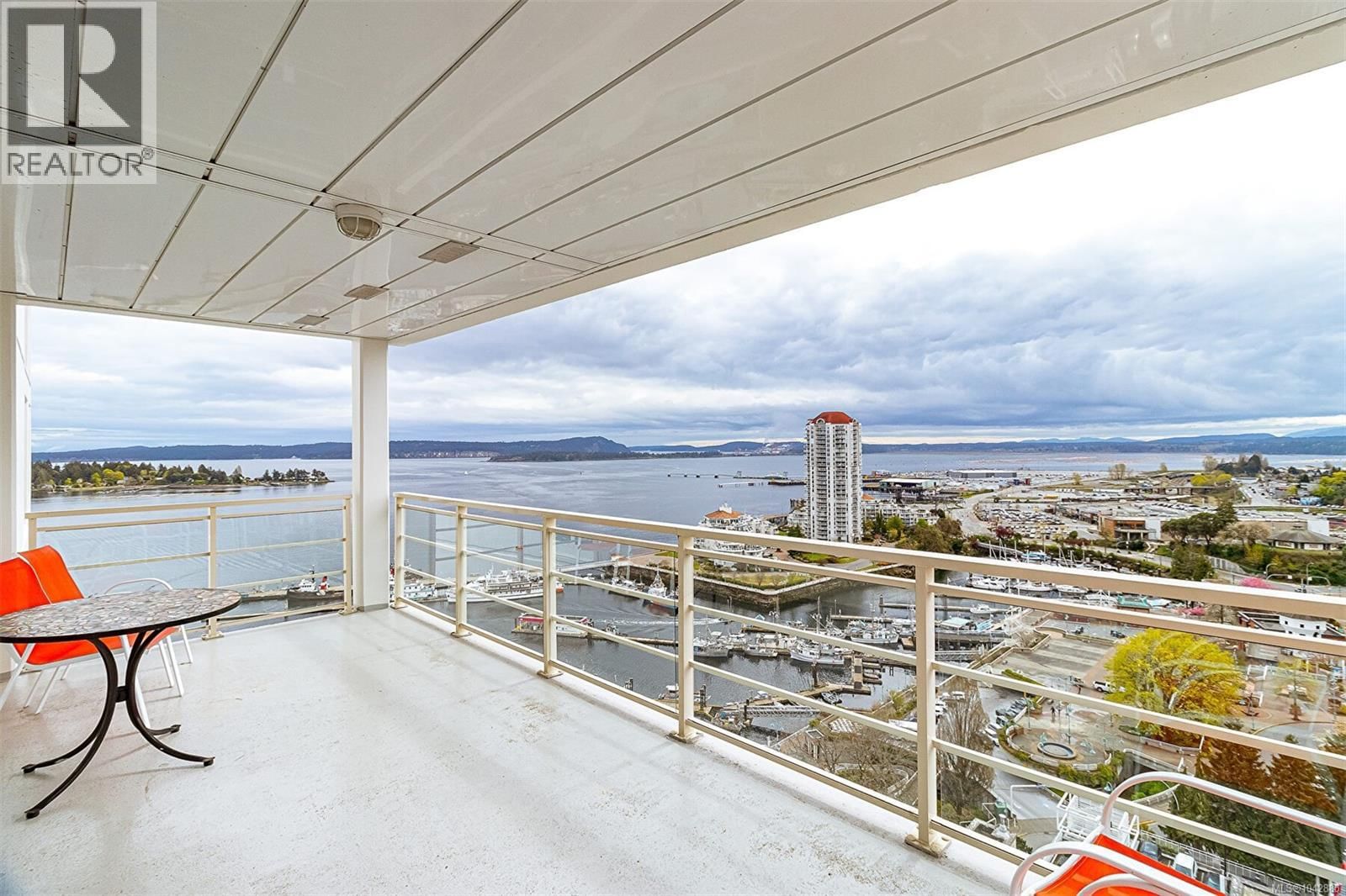 1402 38 Front Street property photo