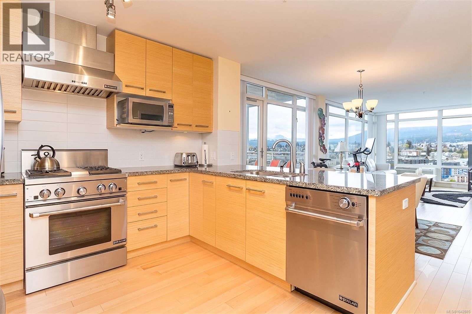 1402 38 Front Street property photo