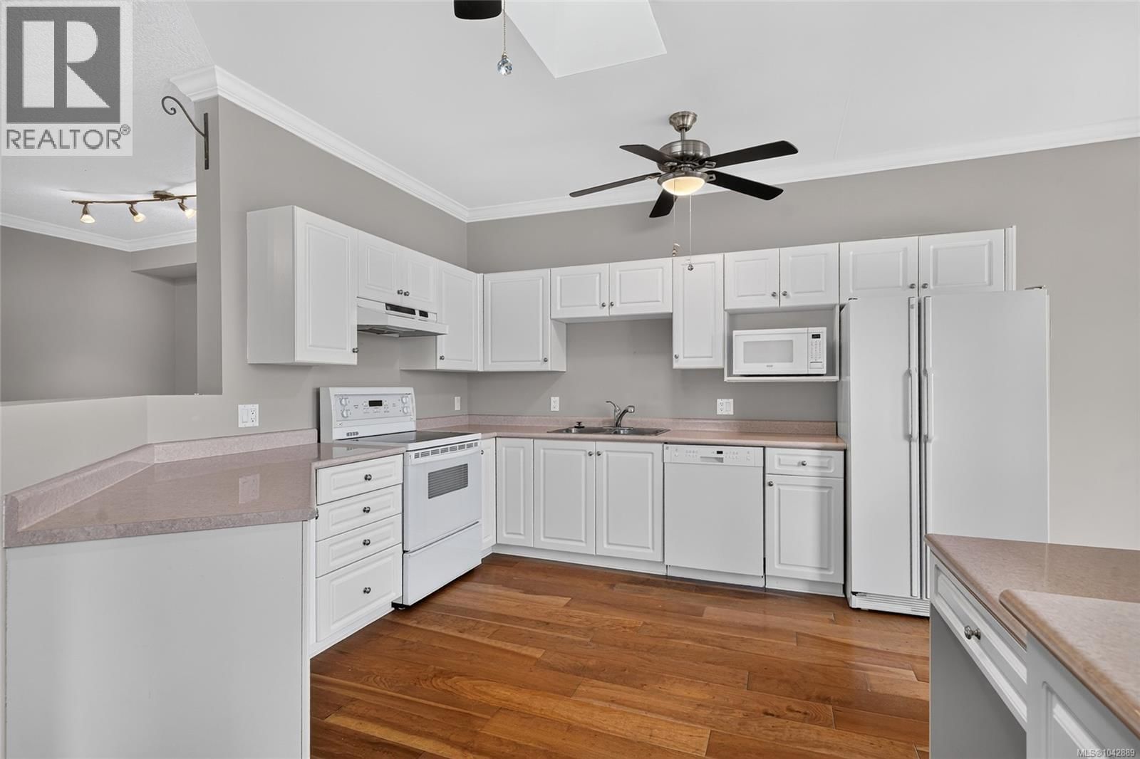 410 220 Island Highway property photo