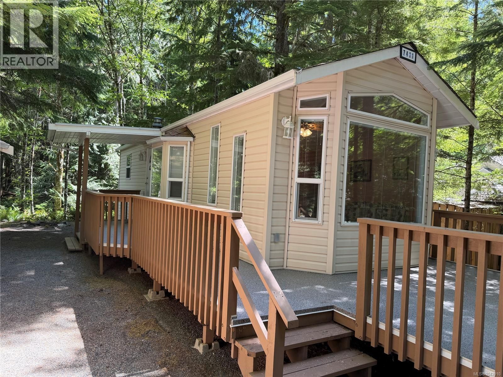 37 7411 BLUE JAY Trail property photo